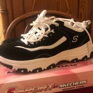 NIB Skechers Sport Gabie size 9.5 MAKE AN OFFER!